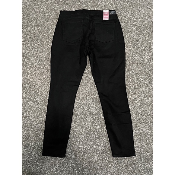 🆕 Levi’s Black Pull on Skinny Jeans - Picture 3 of 8